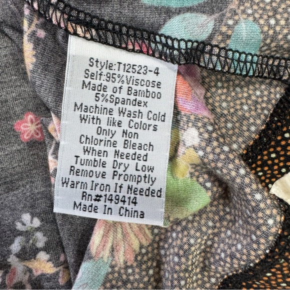 Johnny Was The Janie Favorite Short Sleeve V Neck Swing Tee Floral Black Shirt - Picture 10 of 12